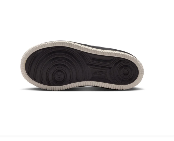 Nike Force 1 Low-Top Sneakers – Black & Cream