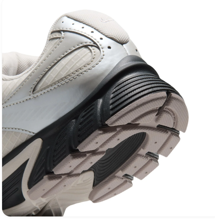 Nike Retro Low-Top Sneakers – Cream, Silver & Black