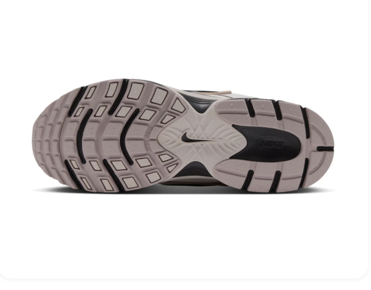 Nike Retro Low-Top Sneakers – Cream, Silver & Black