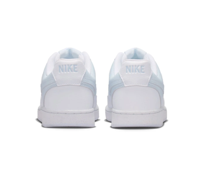 Nike Low-Top Sneakers – White & Pale Blue