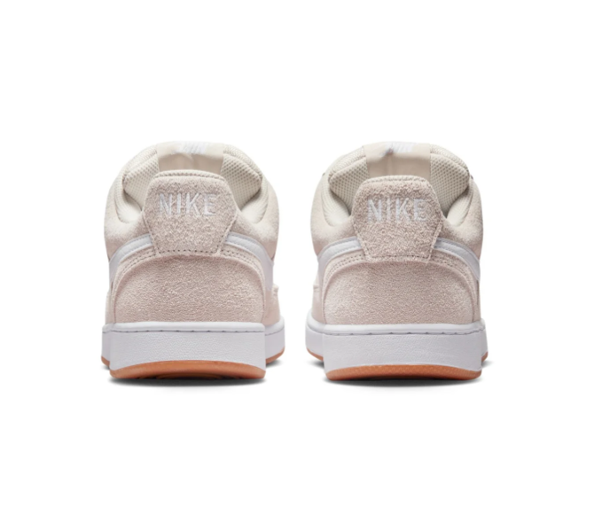 Nike Low-Top Sneakers – Light Beige, White & Gum