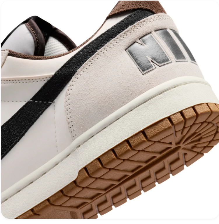 Nike Low-Top Sneakers – Off-White, Black & Gum