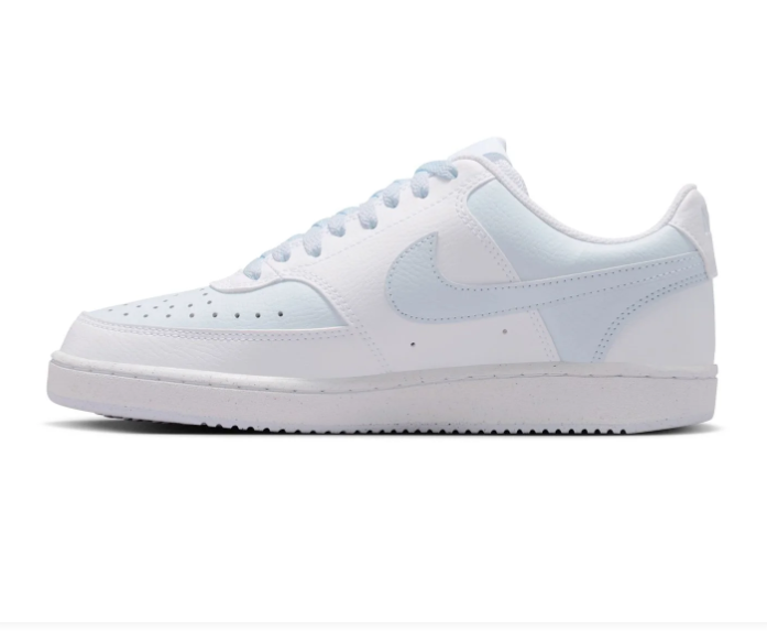 Nike Low-Top Sneakers – White & Pale Blue