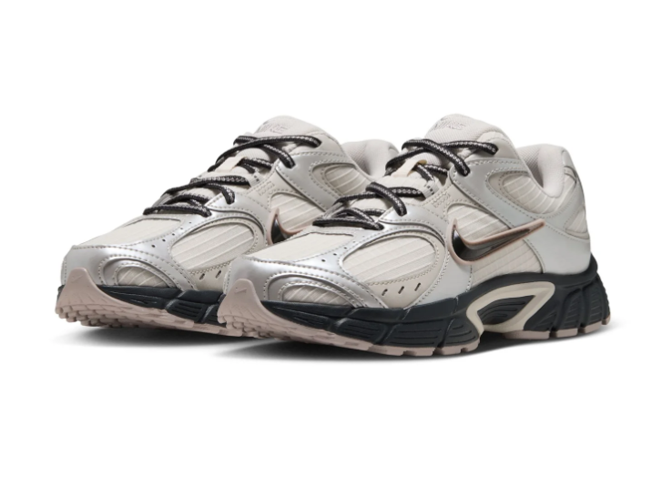 Nike Retro Low-Top Sneakers – Cream, Silver & Black