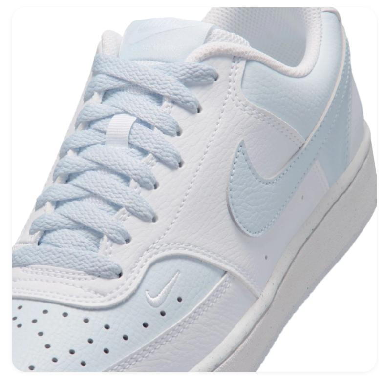 Nike Low-Top Sneakers – White & Pale Blue