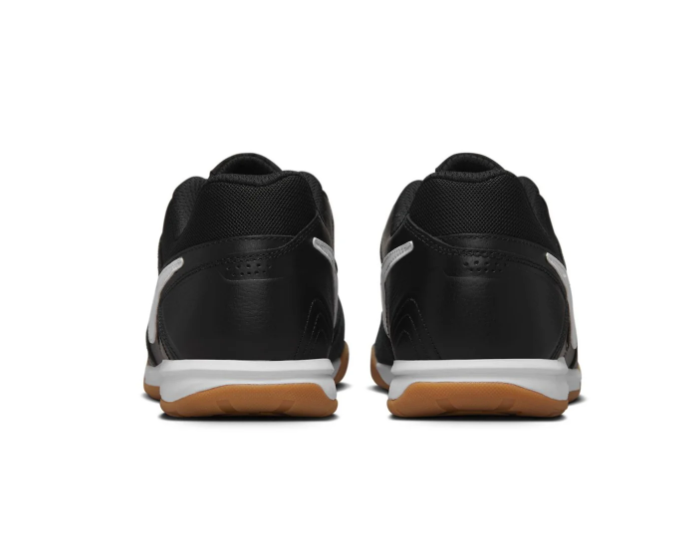 Nike Low-Top Sneakers – Black, White & Gum