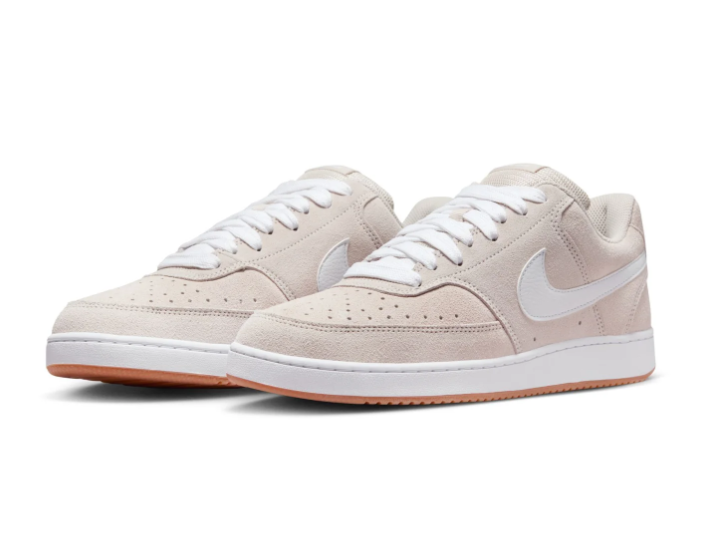 Nike Low-Top Sneakers – Light Beige, White & Gum