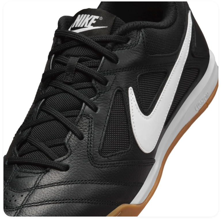 Nike Low-Top Sneakers – Black, White & Gum