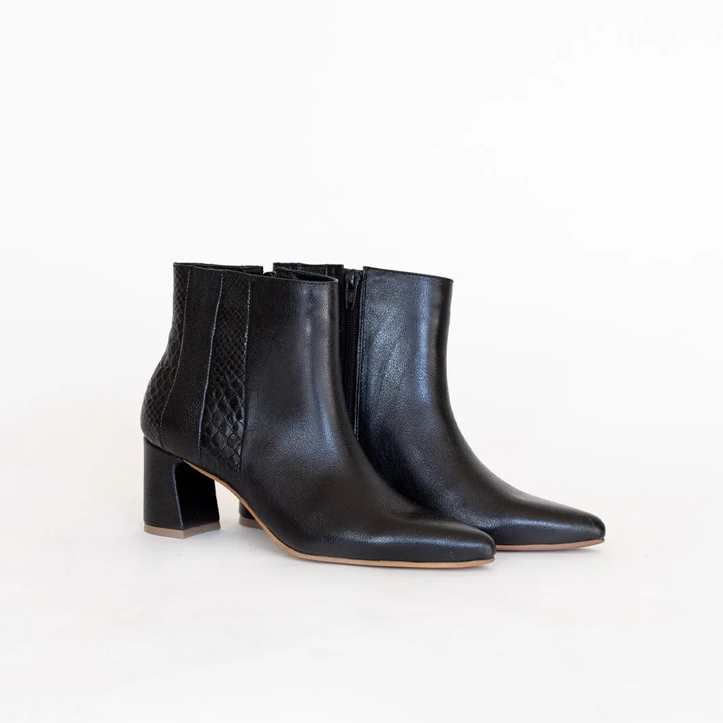 Aurlene ankle booties in black leather womens shoes