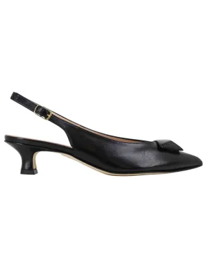 Decollete slingback donna in pelle nera con tacco basso ed accessorio in tinta